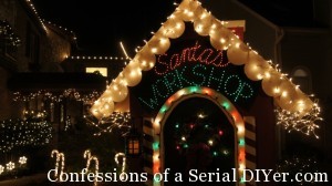 Tada! I also made the fabulous sign for above the door and plan on making a similar one for my BIL for his Christmas display so look for a tutorial on that coming soon:)