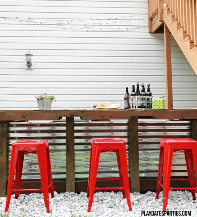 DIY Cinder Block and Pallet Outdoor Bar from From Playdates to Parties