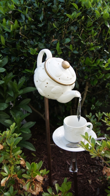 Teapot Garden Feature | A Guide to Upcycled Homesteading