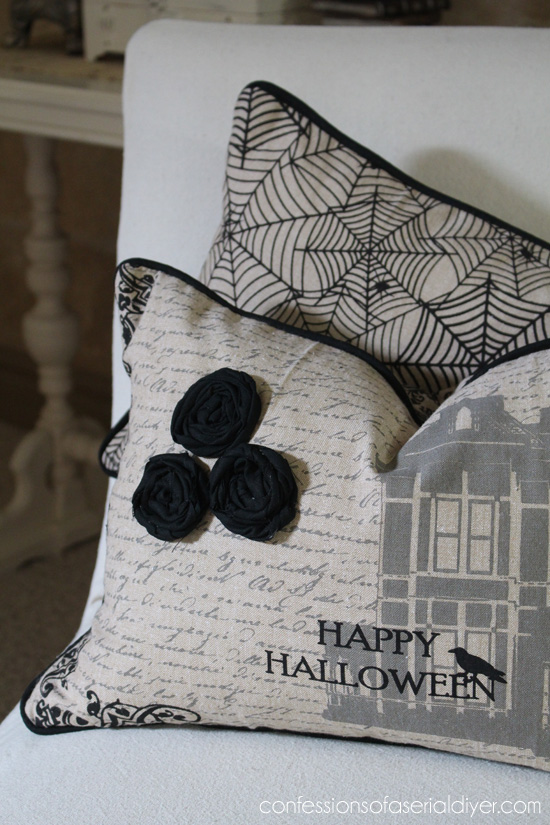 Turn Halloween inspired tea towels into fun accent pillows!