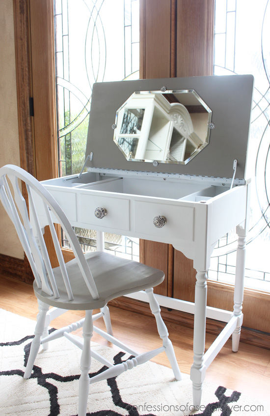 Dressing Table makeover using Annie Sloan chalk paint in French Linen