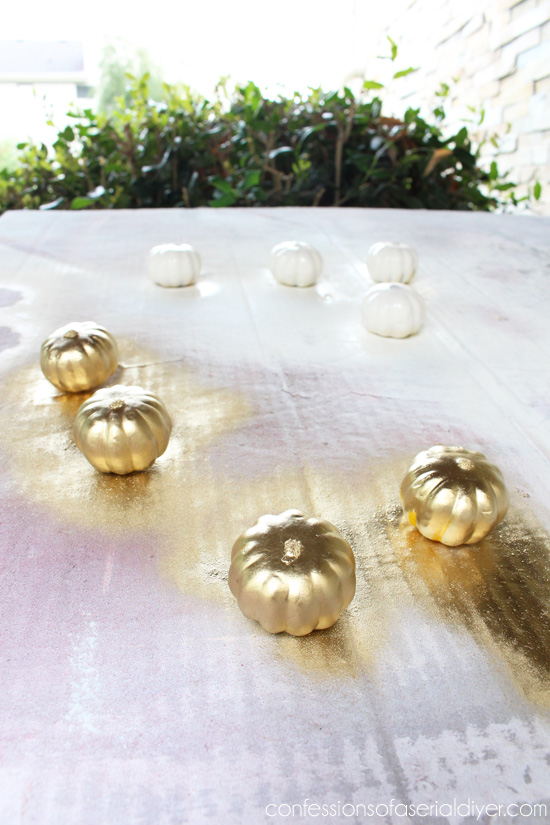 Super simple Fall mini pumpkin garland tutorial/Confessions of a Serial Do-it-Yourselfer