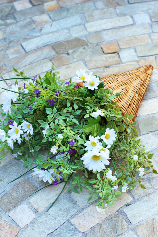 How to create a Summer wildflower basket, a gret alternative to a wreath. Confessions of a Serial do-it-Yourselfer