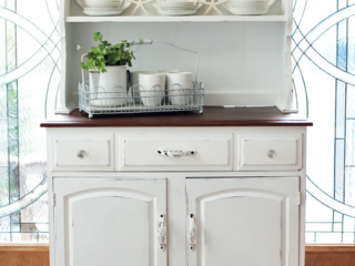 Mini hutch painted