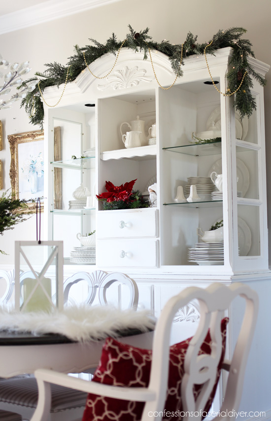 Christmas dining room from confessionsofaserialdiyer.com