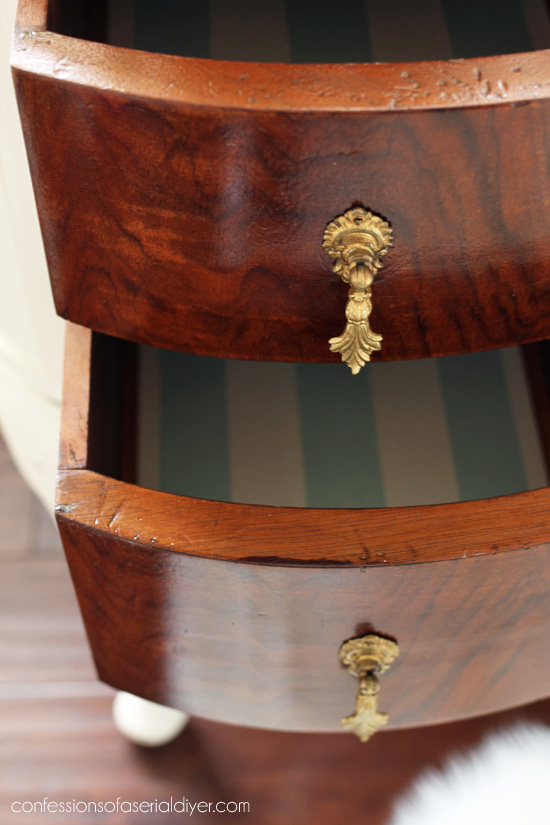 Antique Dressing table makeover from confessionsofaserialdiyer.com