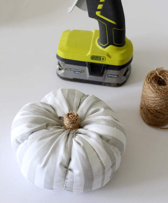 How to make a fabric pumpkin from confessionsofaserialdiyer.com