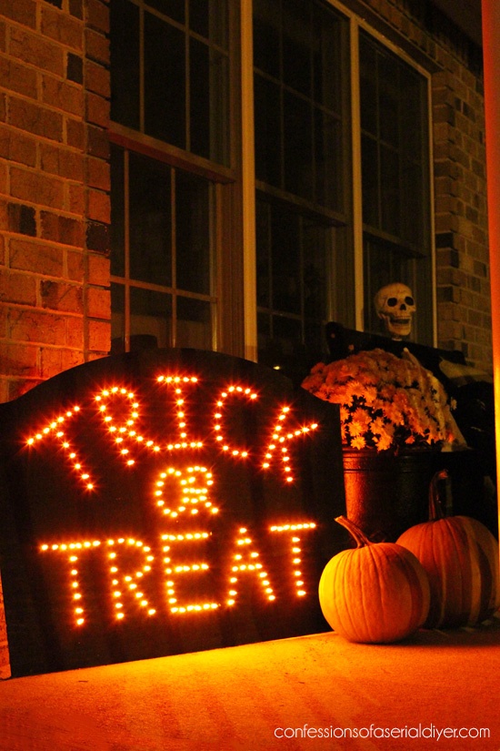 DIY Lighted Halloween Sign