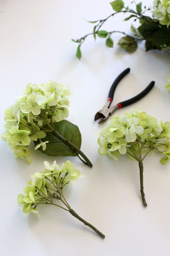 How to make a hydrangea wreath