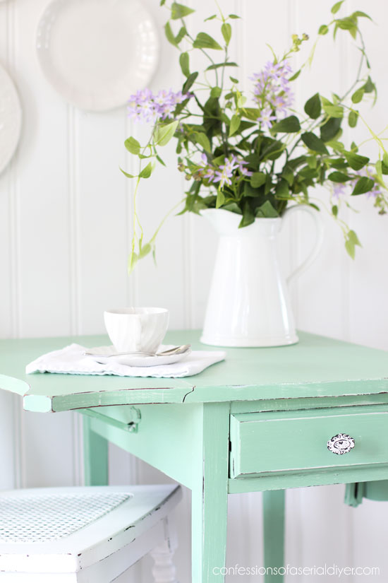 Side Table painted in Dixie Belle's Mint julep
