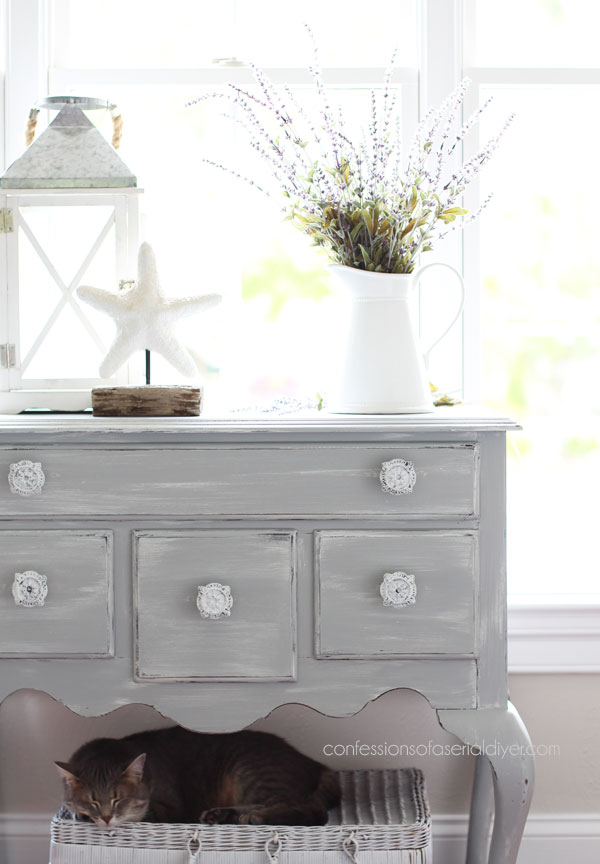 How to Layer Paint to Create a Distressed Look