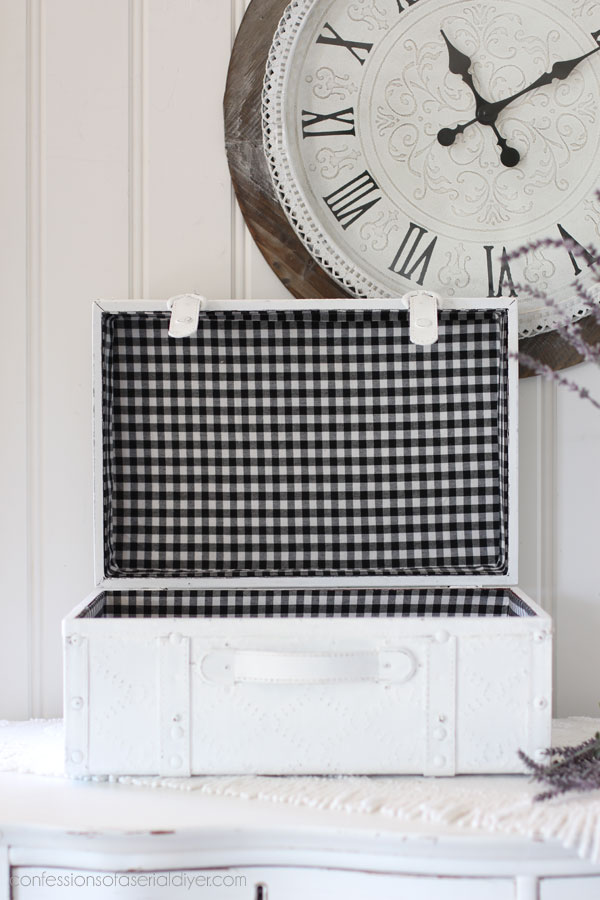 Box lined with black and white gingham