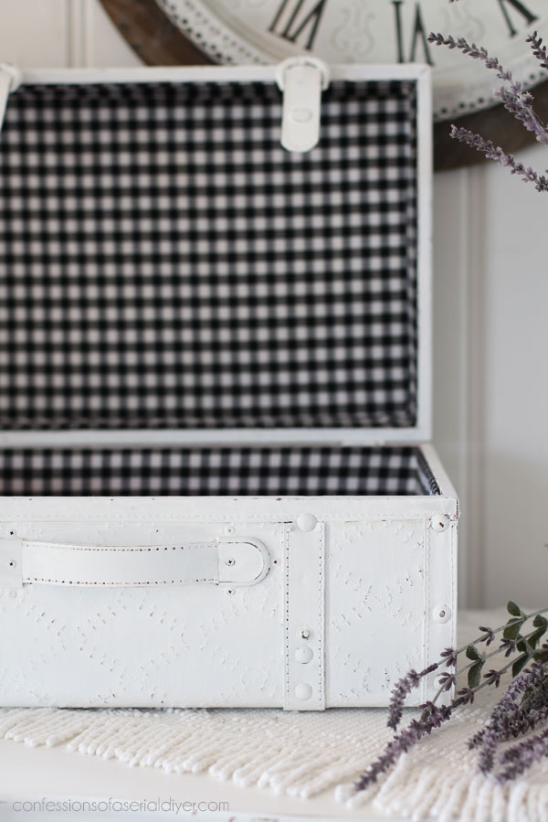 Box lined with black and white gingham
