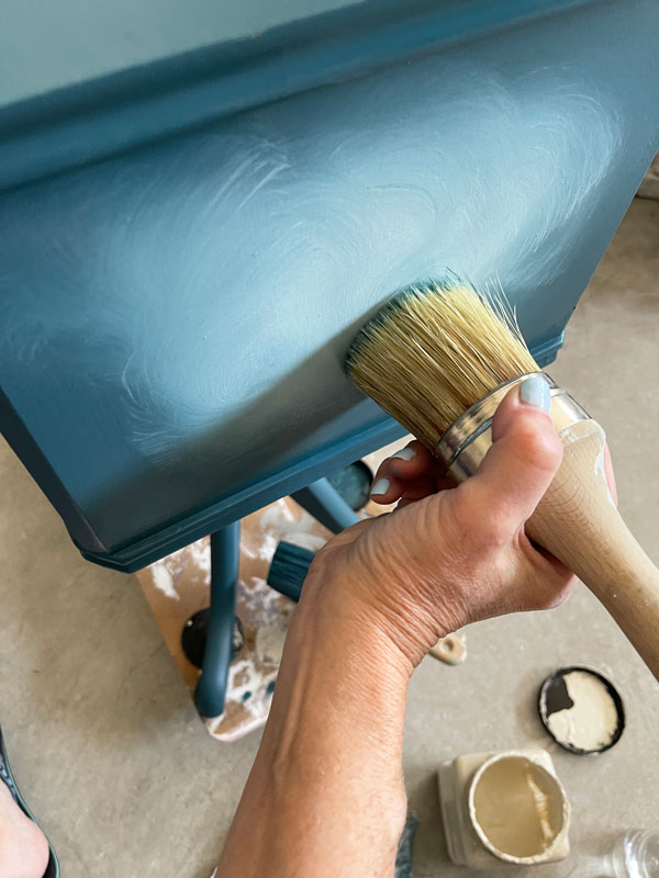 How to add a blended chalk paint finish