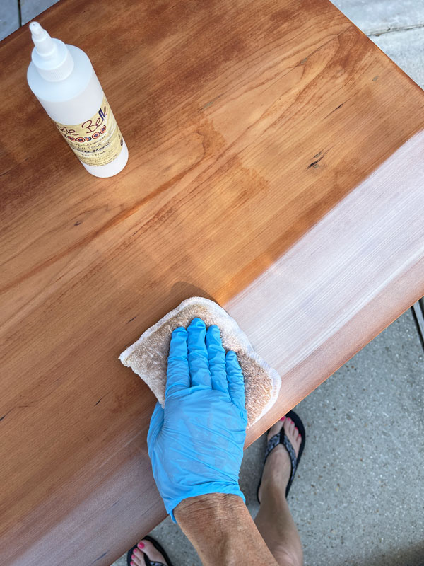 Applying Voodoo Gel Stain with an applicator pad