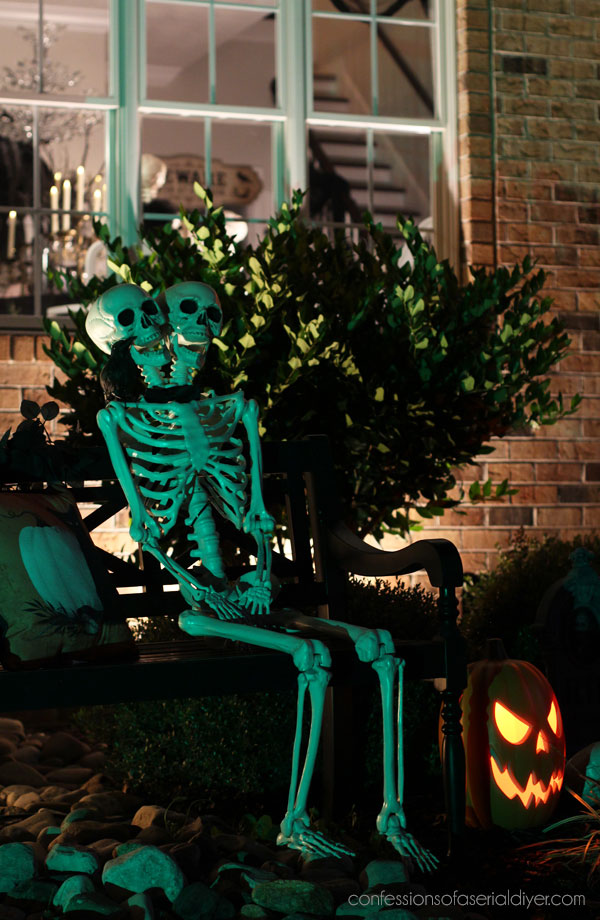 Outdoor Halloween Skeleton display