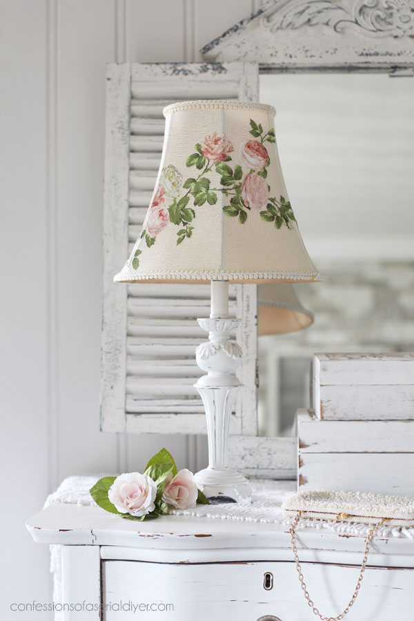 Lamp shade with the Salon de Diane transfer