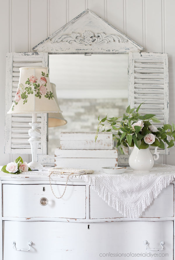 Lamp shade with the Salon de Diane transfer