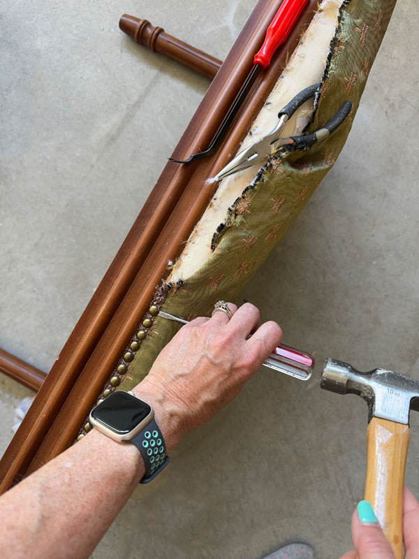 How to remove nail heads