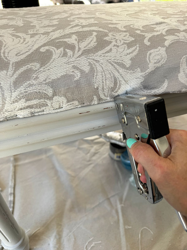 How to upholster a padded bench
