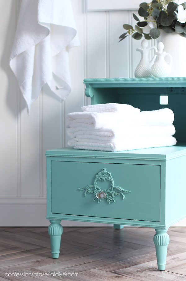 Aqua table