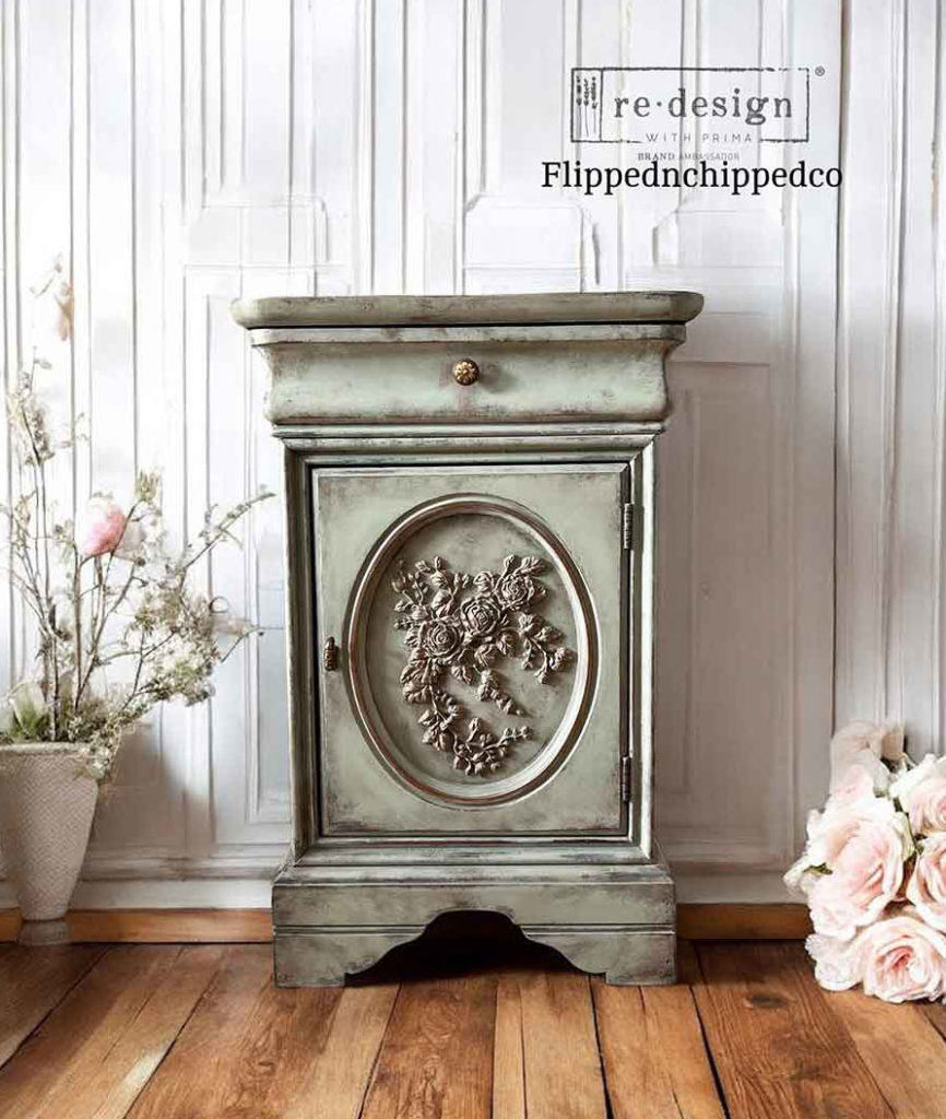 $16.99 Velvet Cascade Left Decor Poly