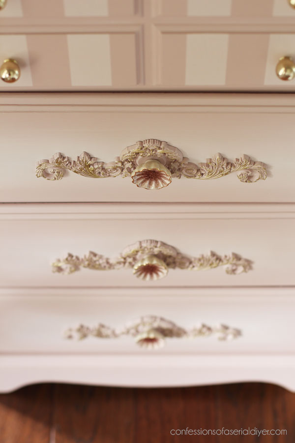 Lavish swirls mould