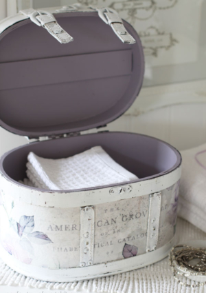 Round wooden Box Makeover