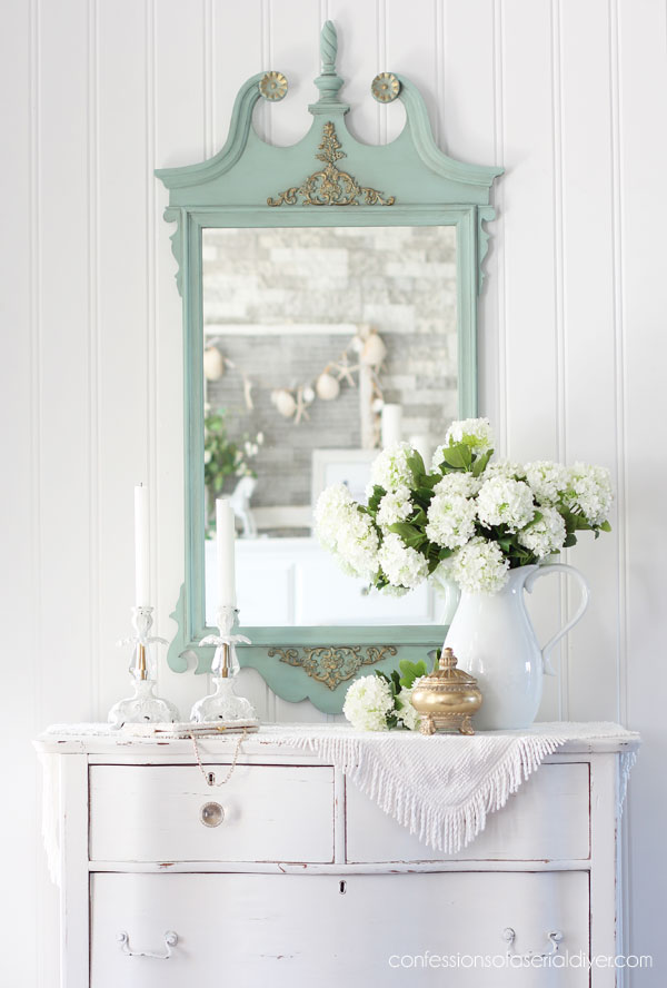Update a mirror with moulds