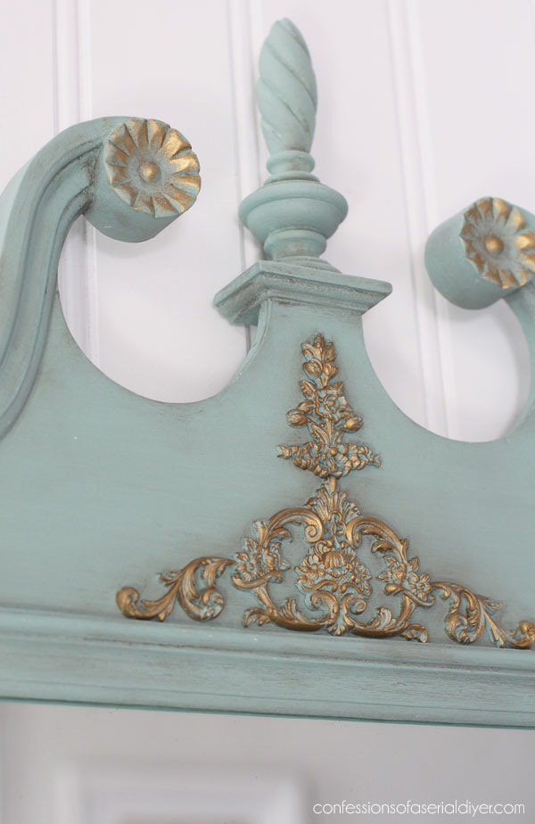 Update a mirror with moulds