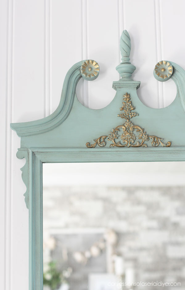 Update a mirror with moulds
