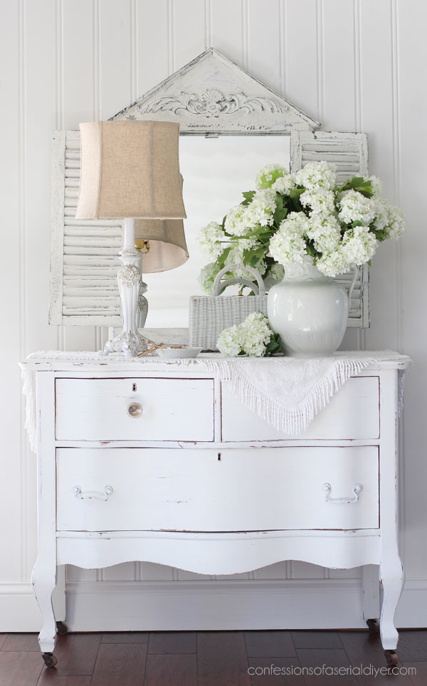 Easily update a lamp with paint!