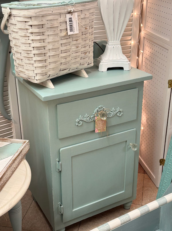 Come take my antique mall booth tour!