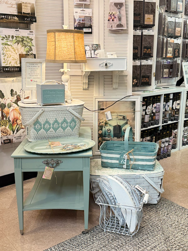 Come take my antique mall booth tour!