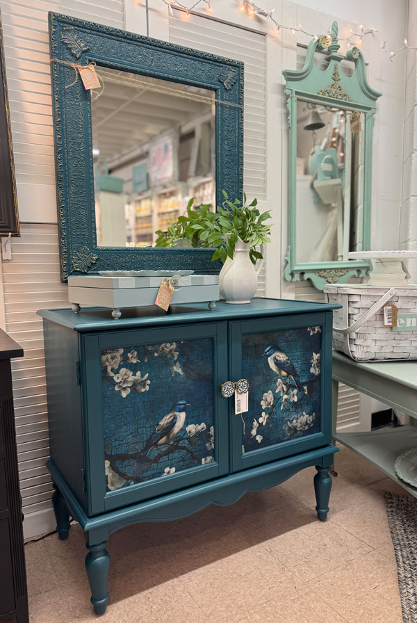 Come take my antique mall booth tour!