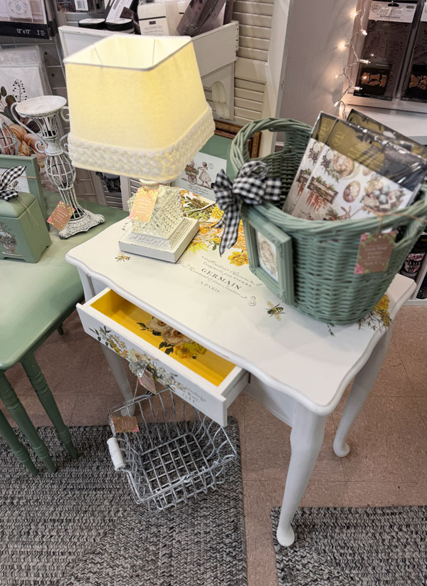 Come take my antique mall booth tour!