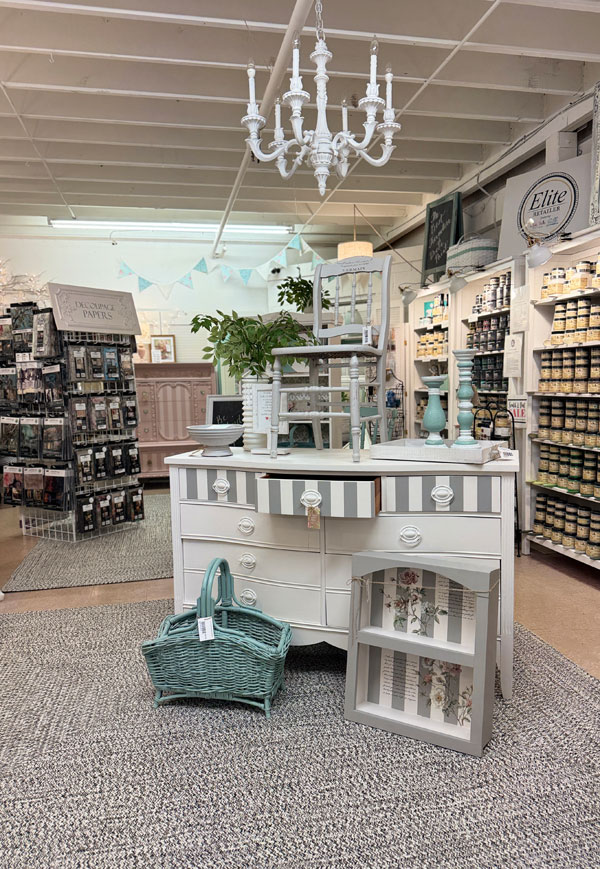 Come take my antique mall booth tour!