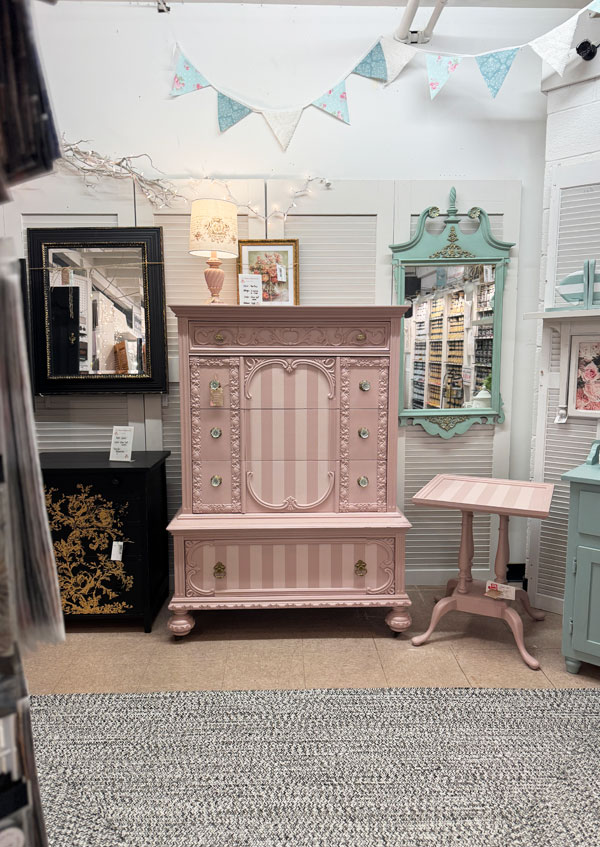 Come take my antique mall booth tour!