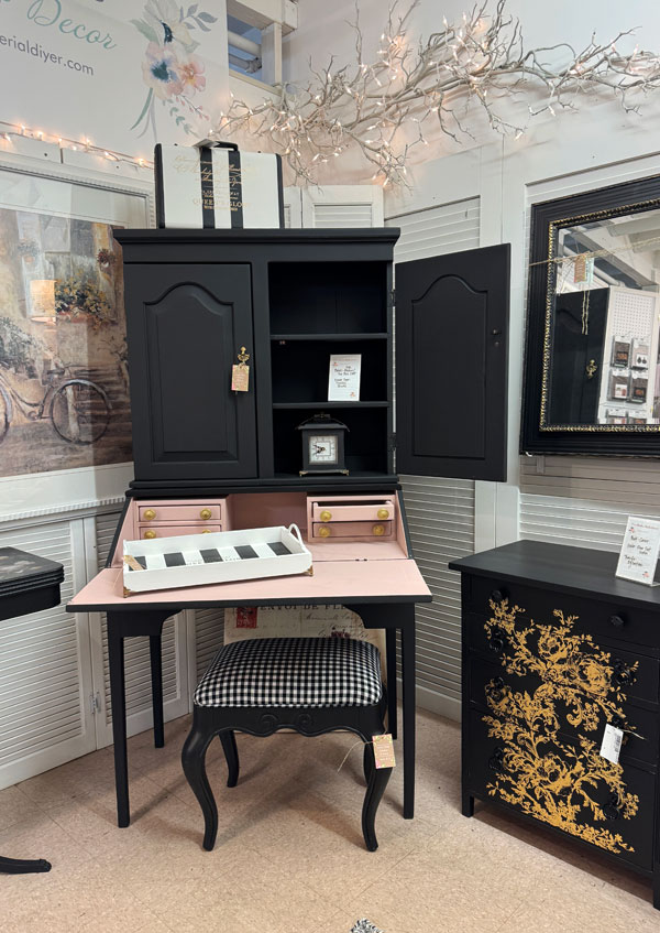 Come take my antique mall booth tour!