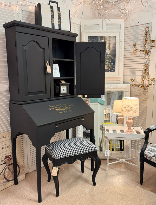 Come take my antique mall booth tour!