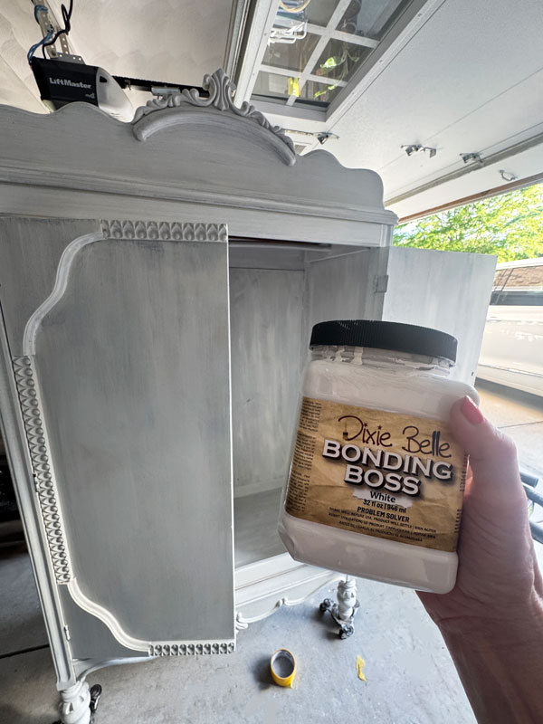 Prevent bleed through with Bonding BOSS from Dixie Belle!