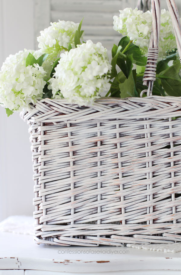 Painted Baskets in Dixie Belle chalk mineral paint