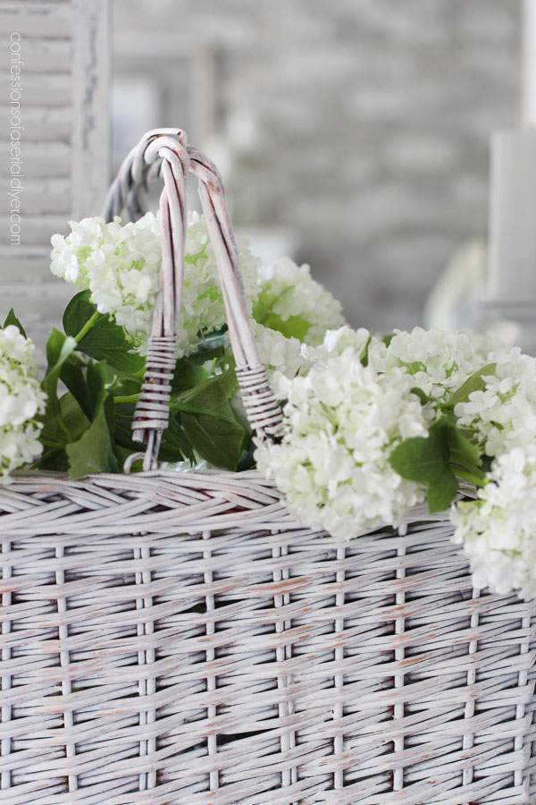 Painted Baskets in Dixie Belle chalk mineral paint