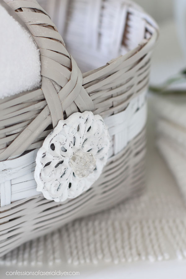 Painted Baskets in Dixie Belle chalk mineral paint