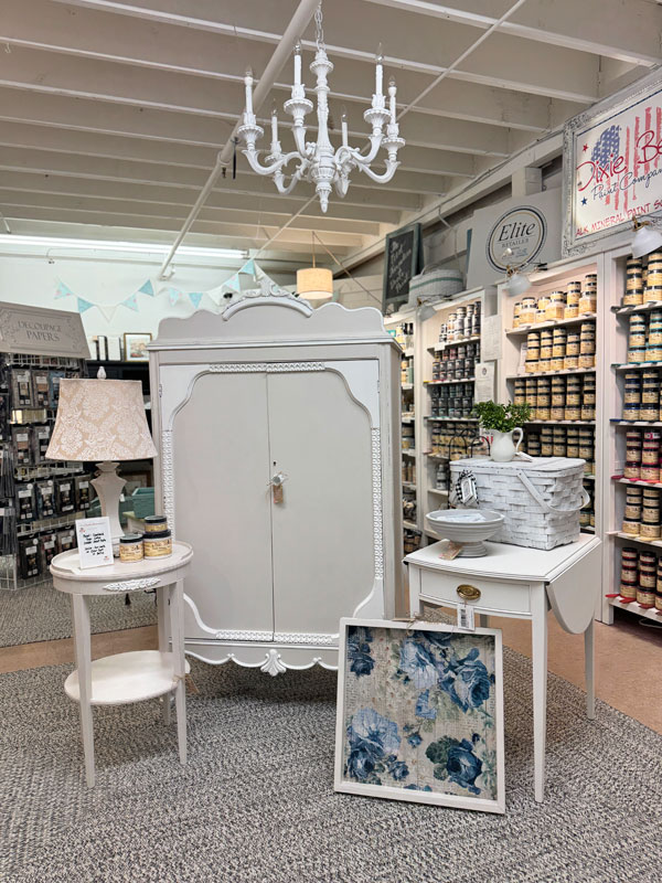 Antique Mall Booth Tour