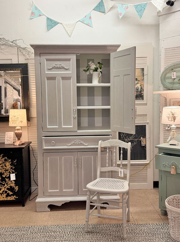 Antique Mall Booth Tour