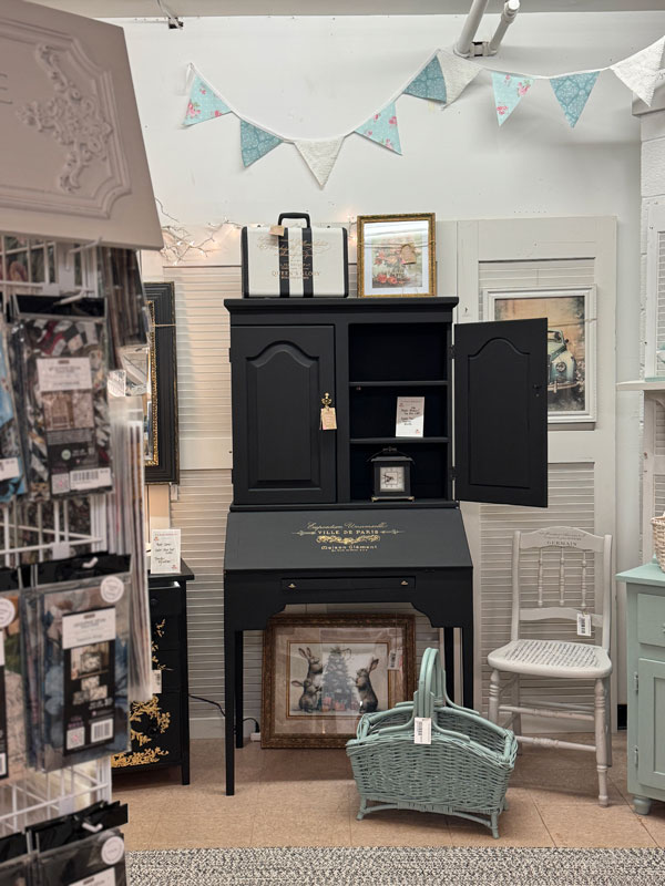 Antique Mall Booth Tour
