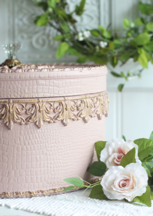 The Prettiest Hatbox Makeover in Tea Rose from Dixie Belle
