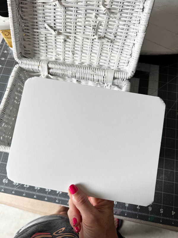 How to line the bottom of a basket