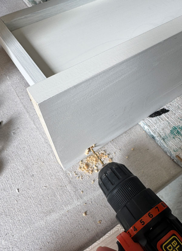 How to turn an old sign into an amazing shelf